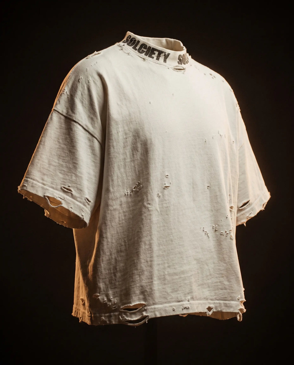 Ember Tee — Chapter 001: One Sun